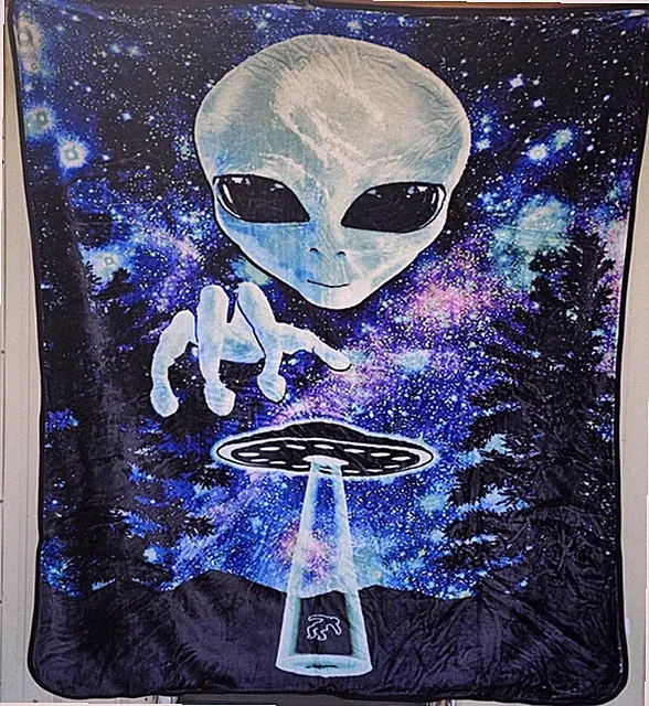 ALIEN UFO SPACESHIP VISITOR OUTER SPACE STARS GALAXY QUEEN BLANKET BEDSPREAD