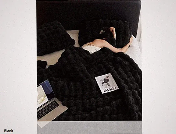 SOFT SPACE COMFORT THROW - BLACK